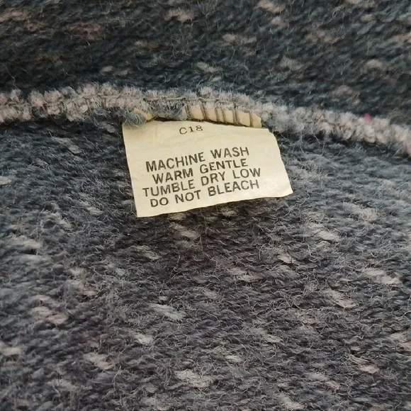 Men's Gray Crewneck Sweater with Duck Design - Picture 6 of 6